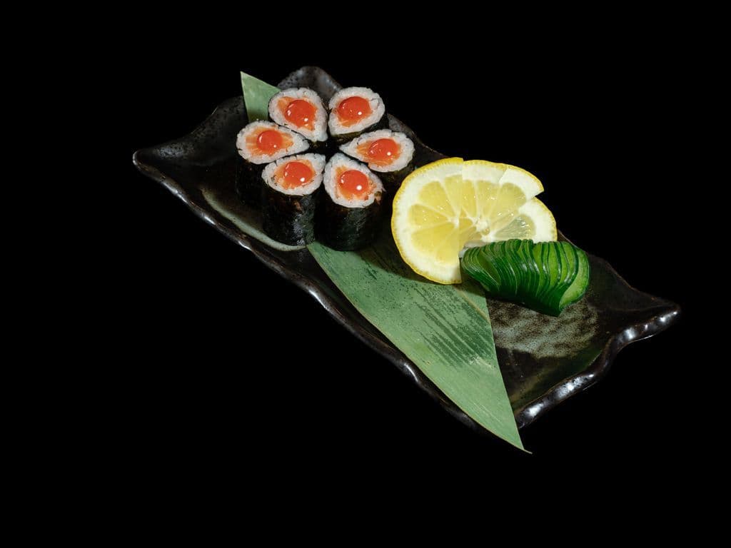 Spicy Salmon Maki (6)