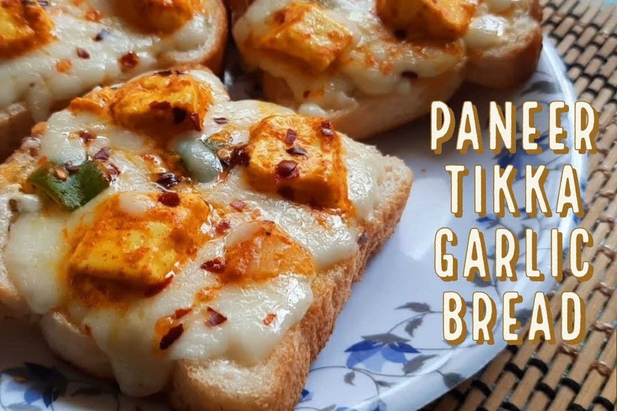 Tandoori Paneer Garlic Bread