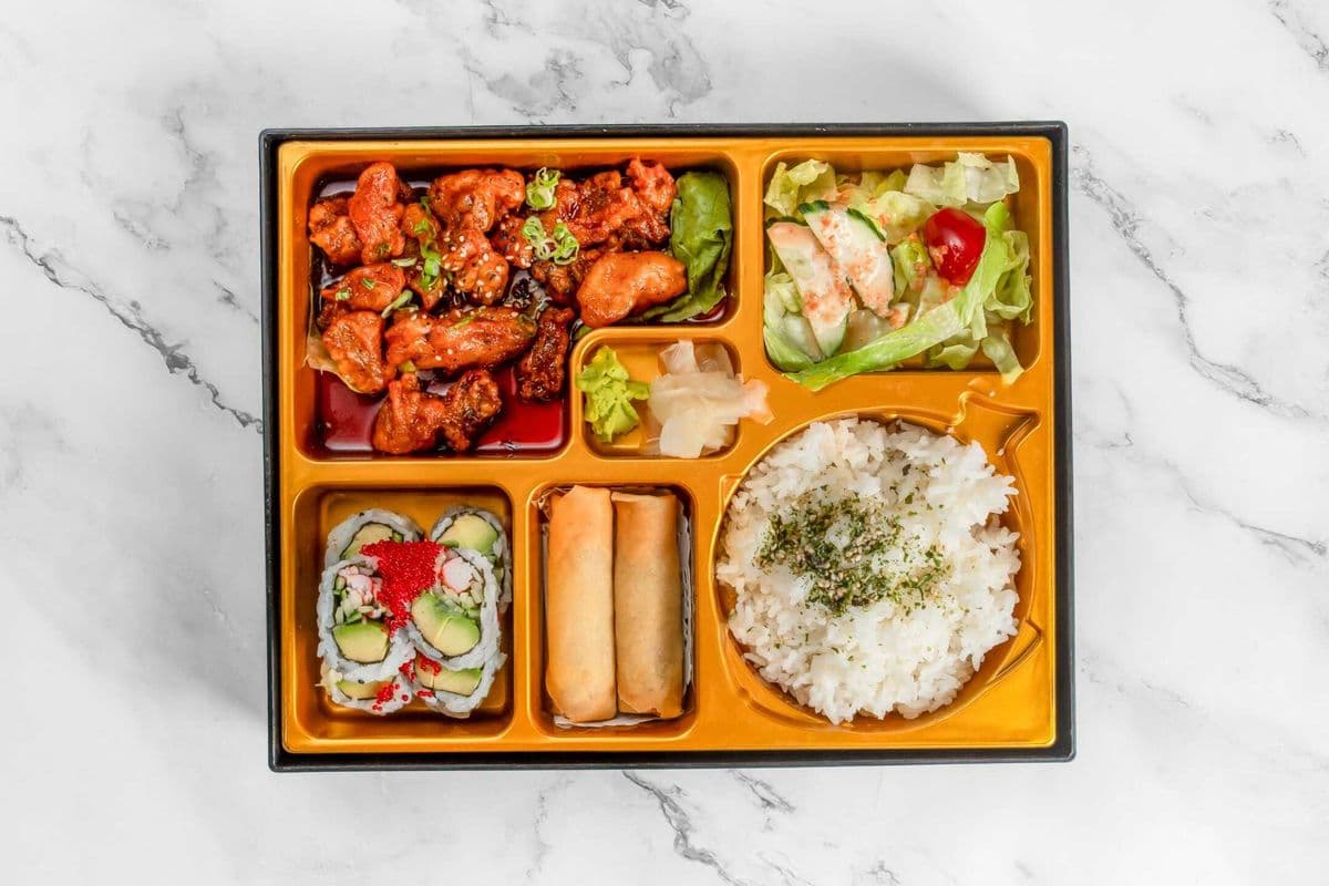 Ux11 General Tao's Chicken Bento Box/ 左宗棠鸡肉便当