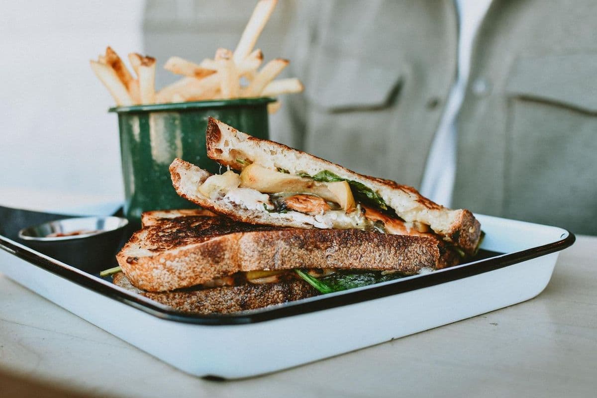 Apple + Brie Sammy