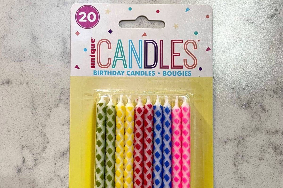 20 Birthday Candles (6 cm Each)