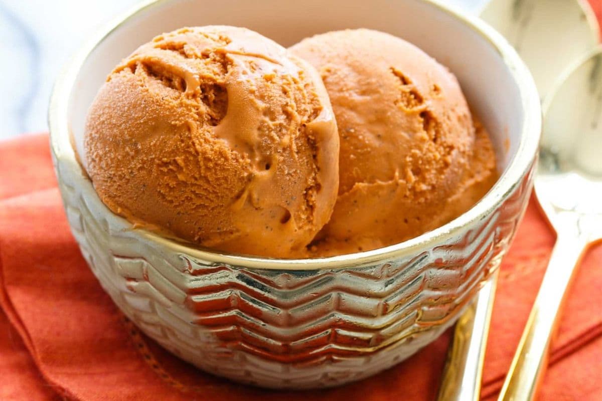 Milk Tea Ice Cream Housemae (自制奶茶冰激凌)