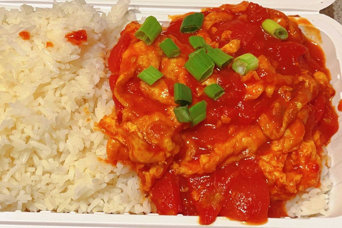 Stir-fried Egg with Tomatoes on Rice 西红柿鸡蛋饭