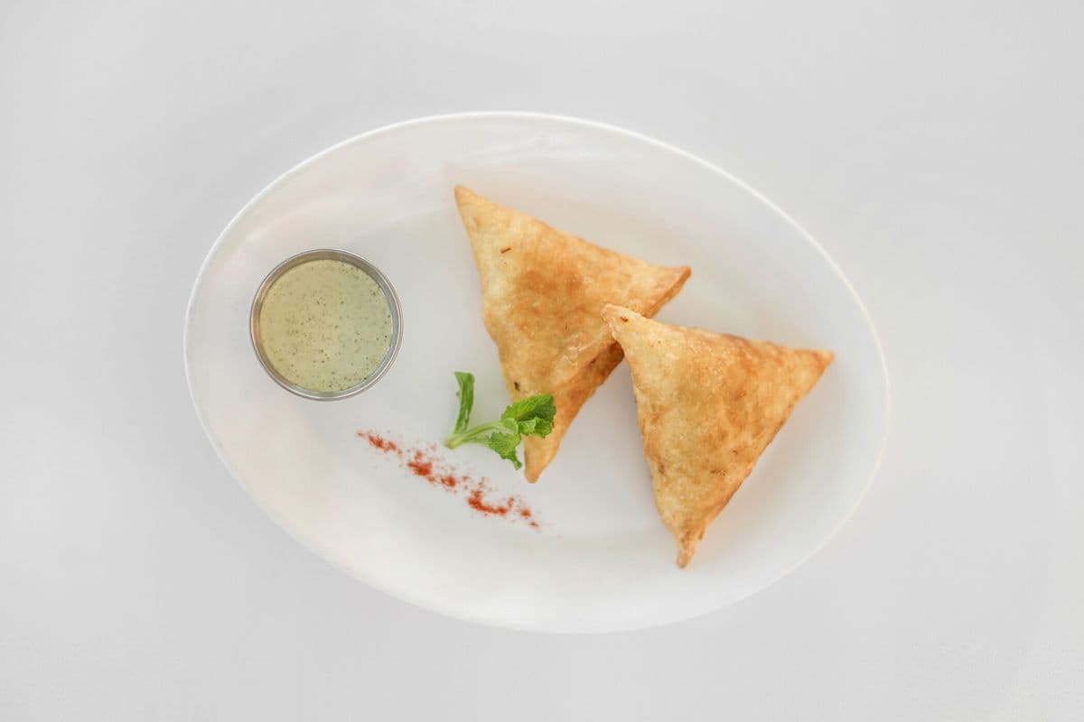 Homemade Chicken Samosas (2 pcs)