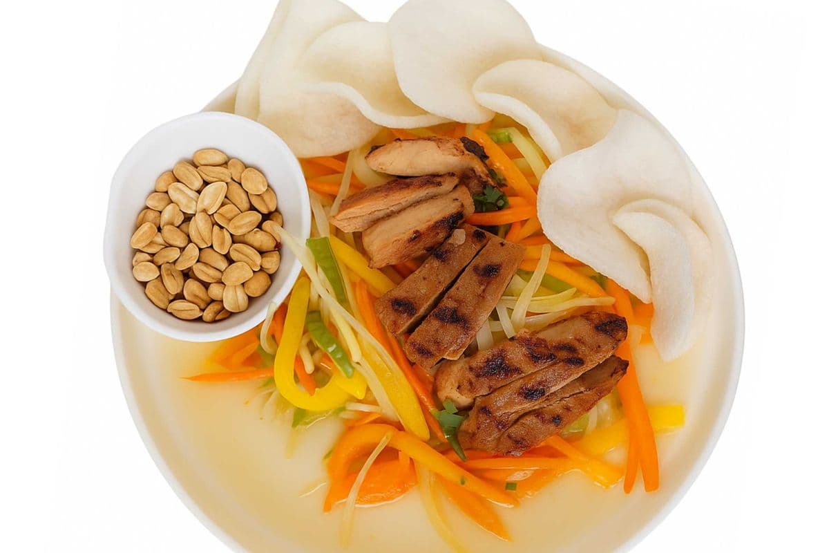 A10. Salade de Papaye au Poulet Grillé | Green Papaya Salad with Grilled Chicken | Gỏi đu đủ gà nướng
