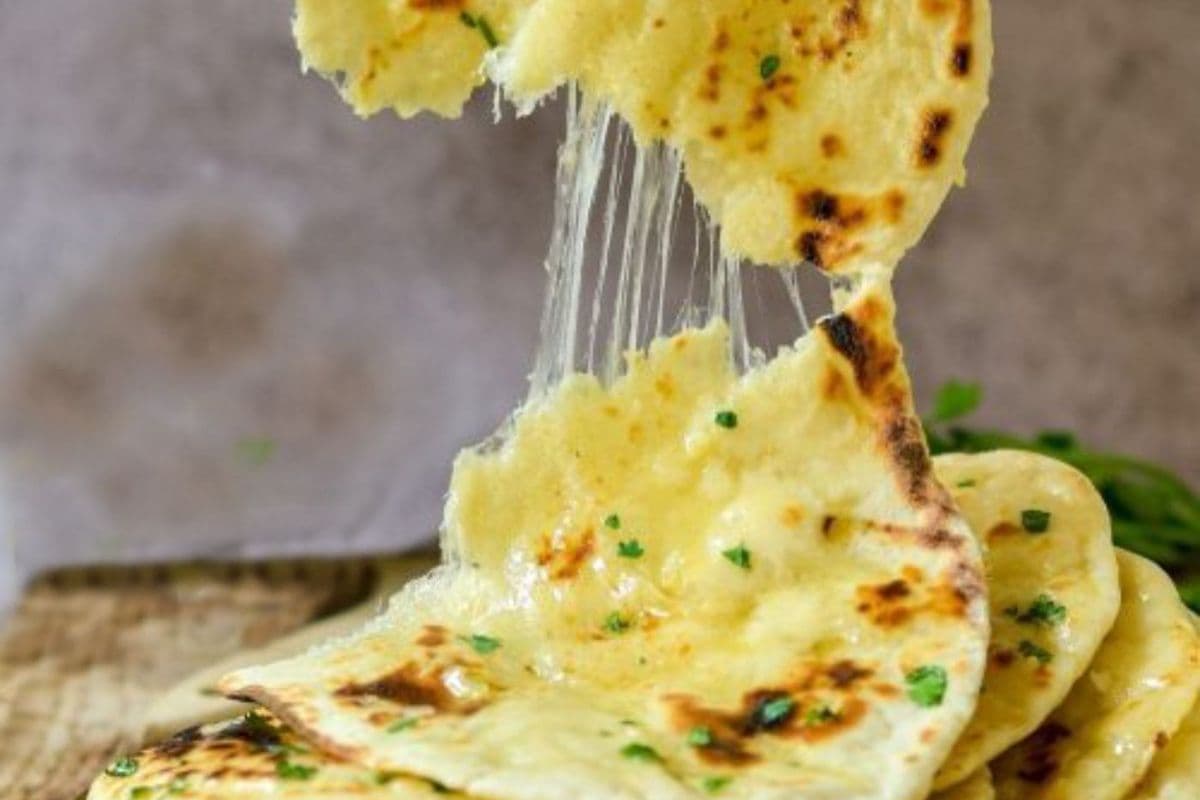 CHEESE NAAN