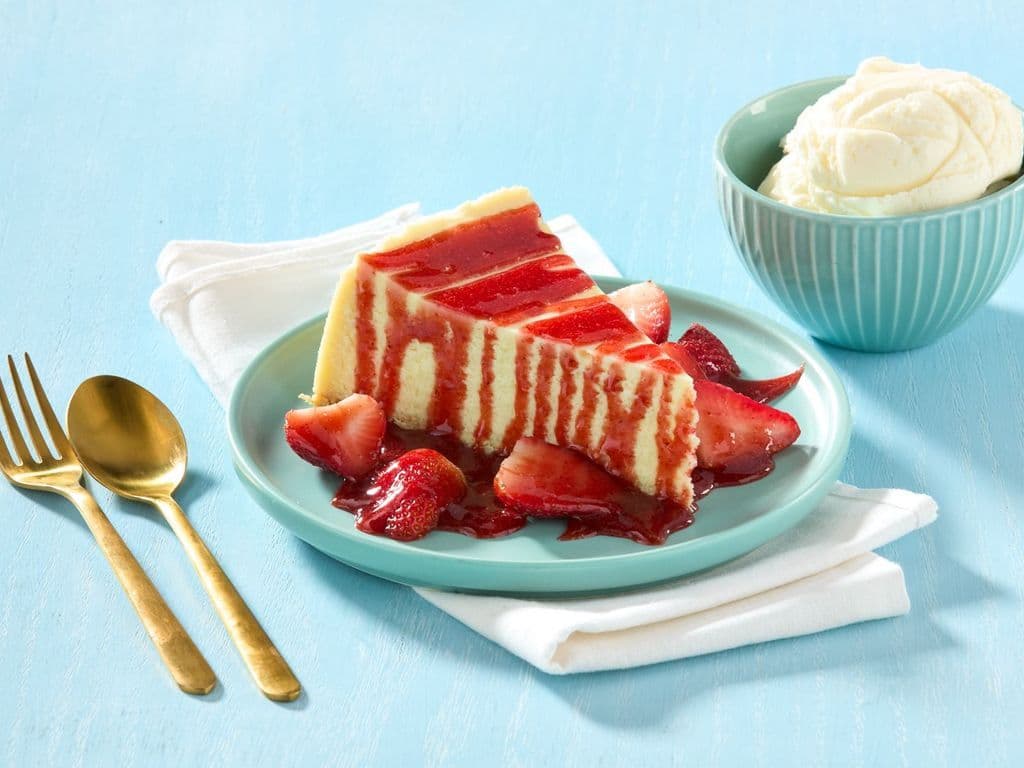 NY Strawberry Cheesecake Slice w/ Ice Cream