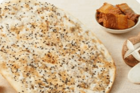 Salted egg yolk and pork floss pizza 蛋黄肉松锅盔
