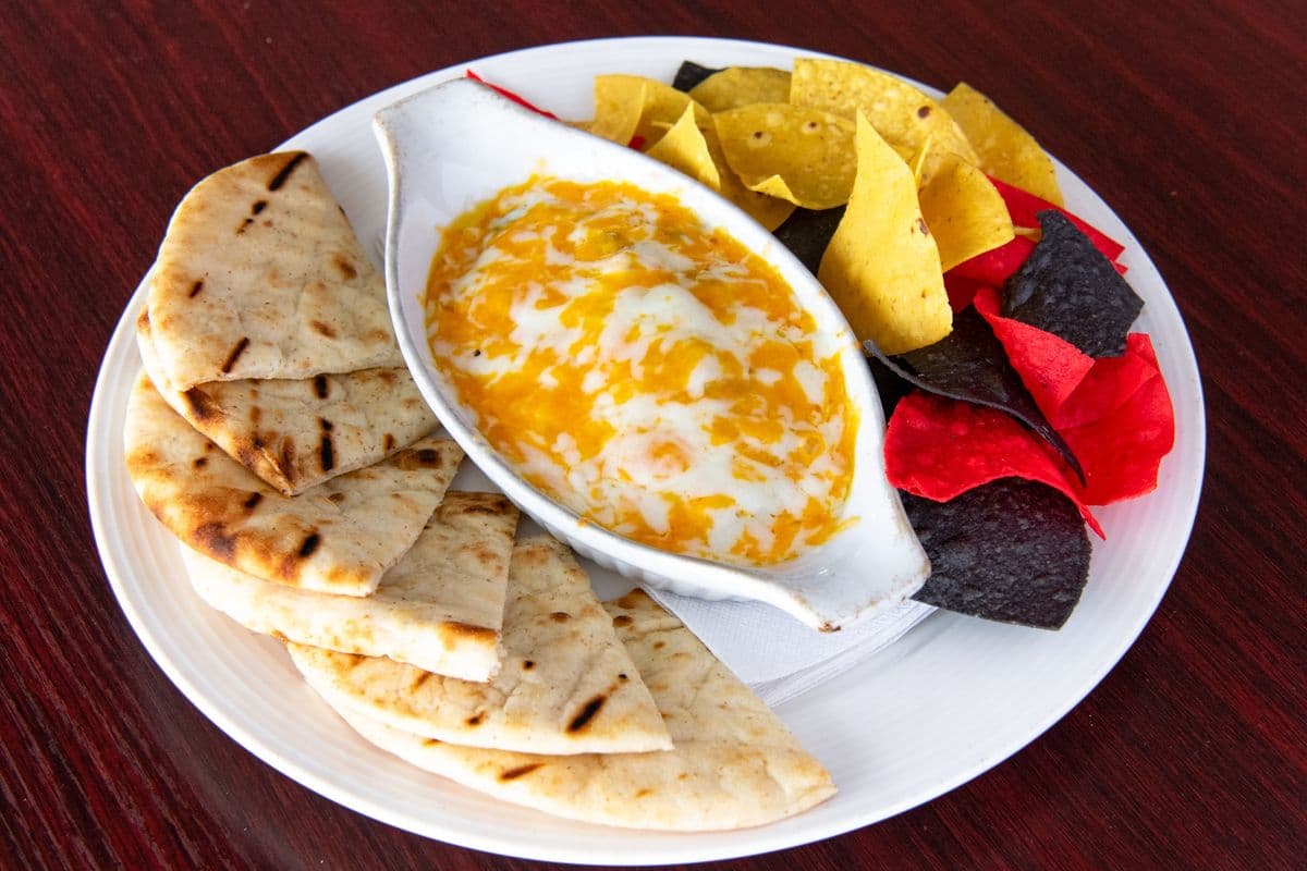 Hot Spinach and Artichokes Dip