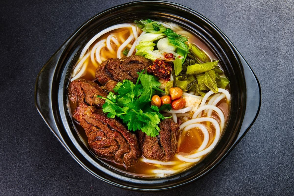 13. Braised Beef Rice Noodle Soup 红烧牛肉米粉