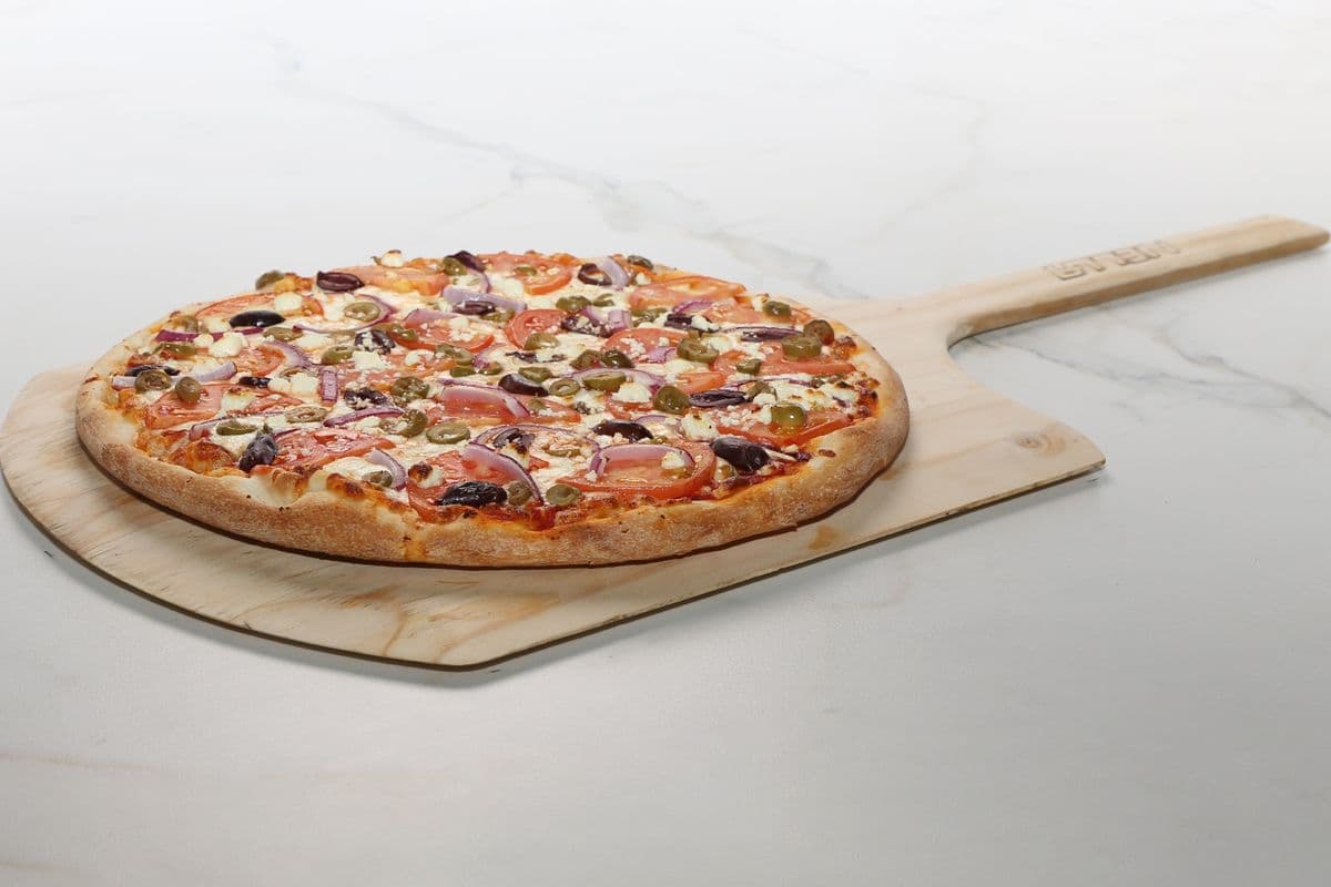 18'' Extra-Large Greek Gourmet Pizza (12 Slices)