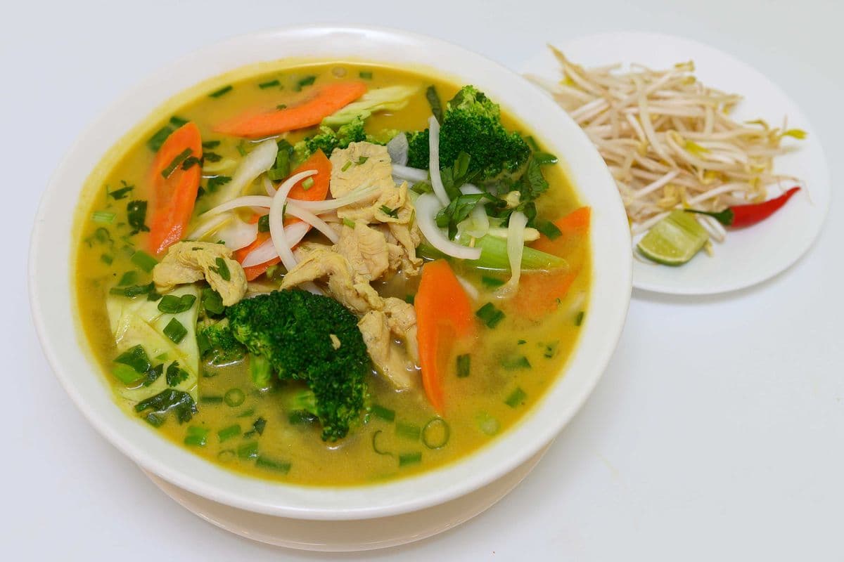 21. Curry Chicken and Vegetable Vermicelli Noodle Soup