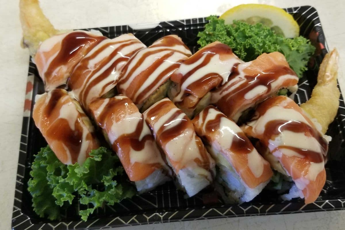 C7 Salmon Dragon Roll (10 pcs)
