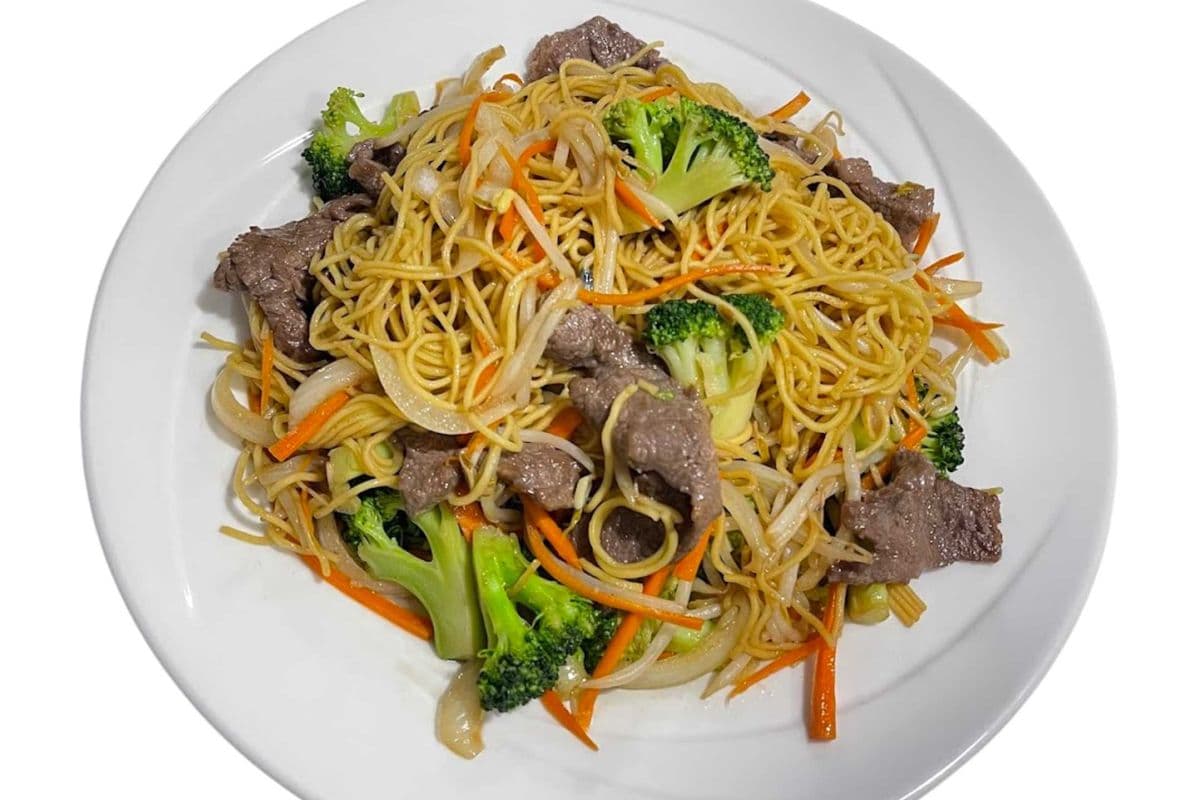 S3C. Cantonese Chow Mein with Beef