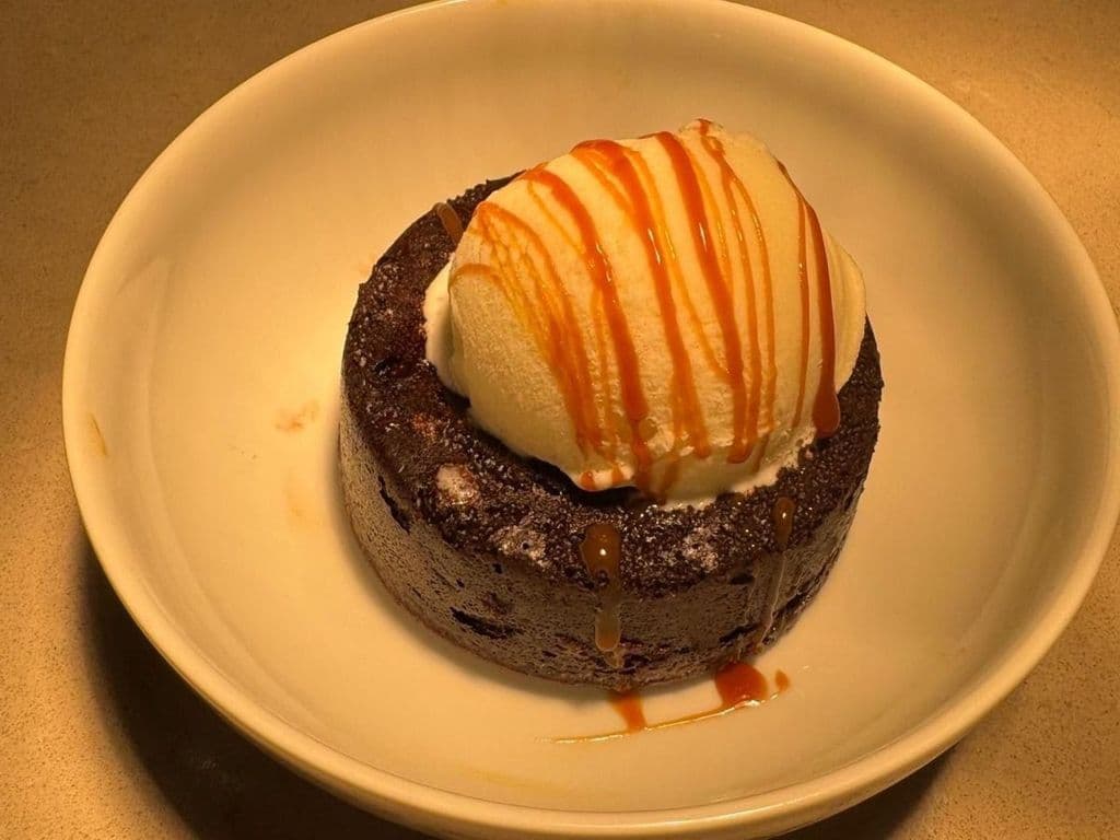 MOLTON CAKE