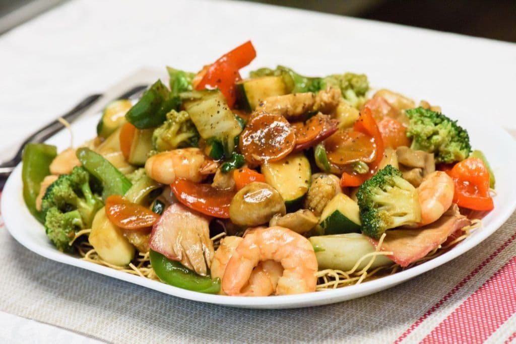 33. Special Cantonese Low Mein or Chow Mein (Large)