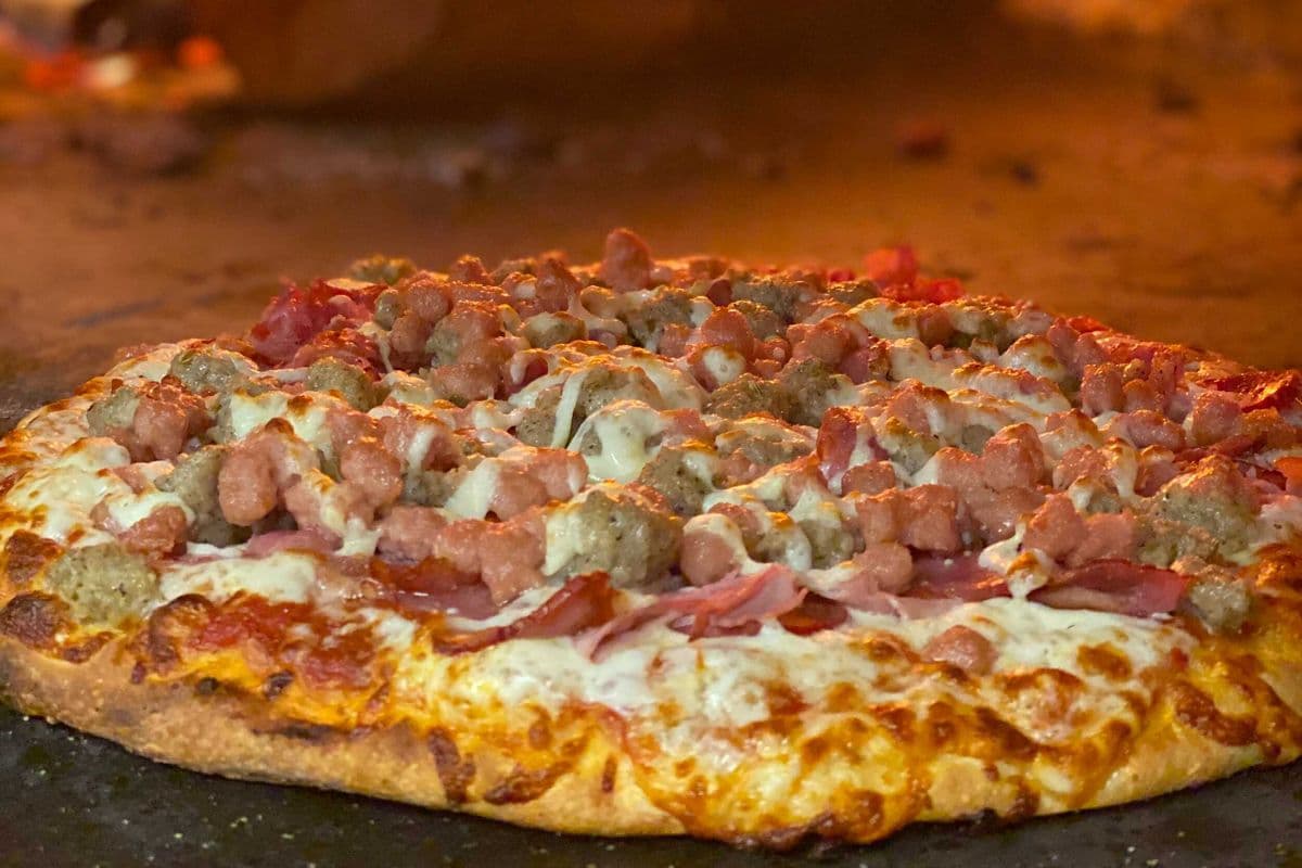 Large 16" Pizza Delizioso (Deluxe)