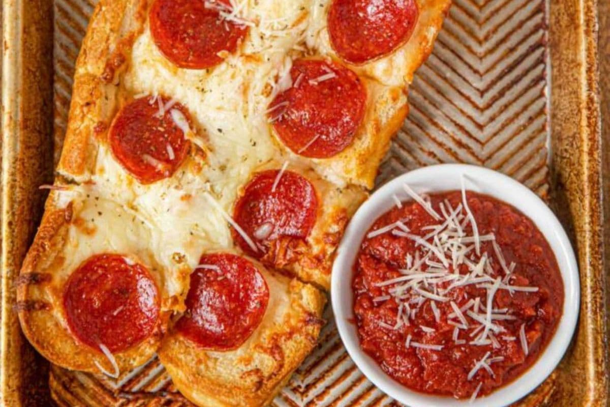 Garlic Bread With Cheese & Pepperoni