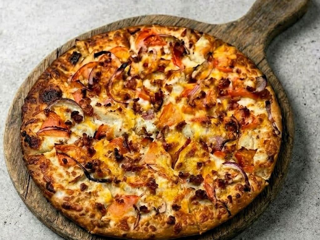CHICKEN BACON RANCH PIZZA