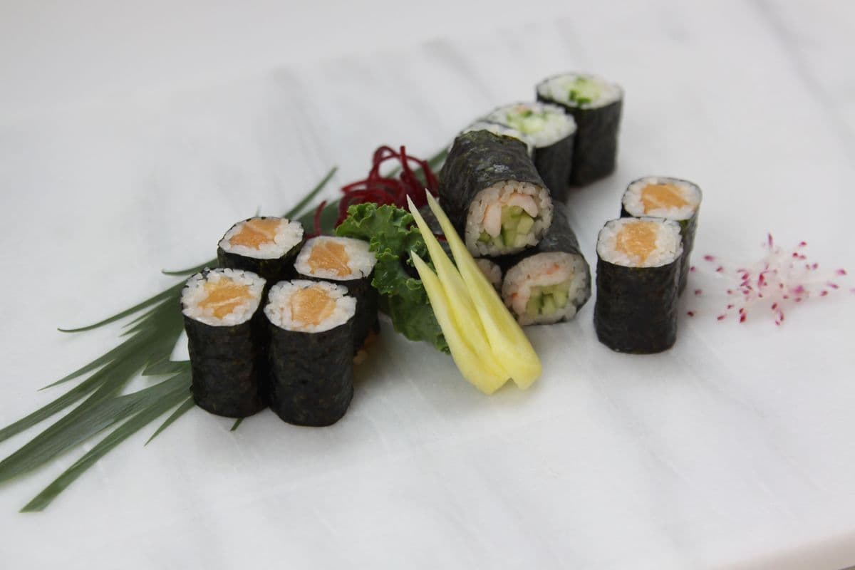 111. Salmon Maki Roll