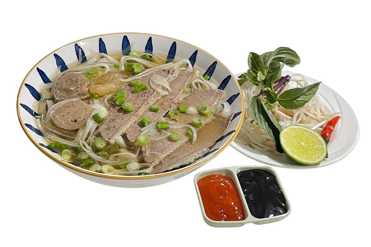 P5. Beef Brisket, Beef Tendon, and Beef Balls Pho