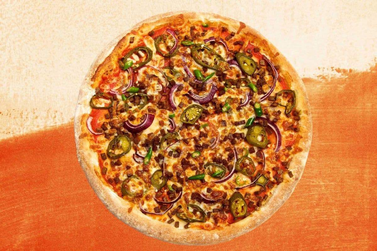 Chicken Kabab Pizza (100% HALAL) (5 Toppings and 1 Free Dip)