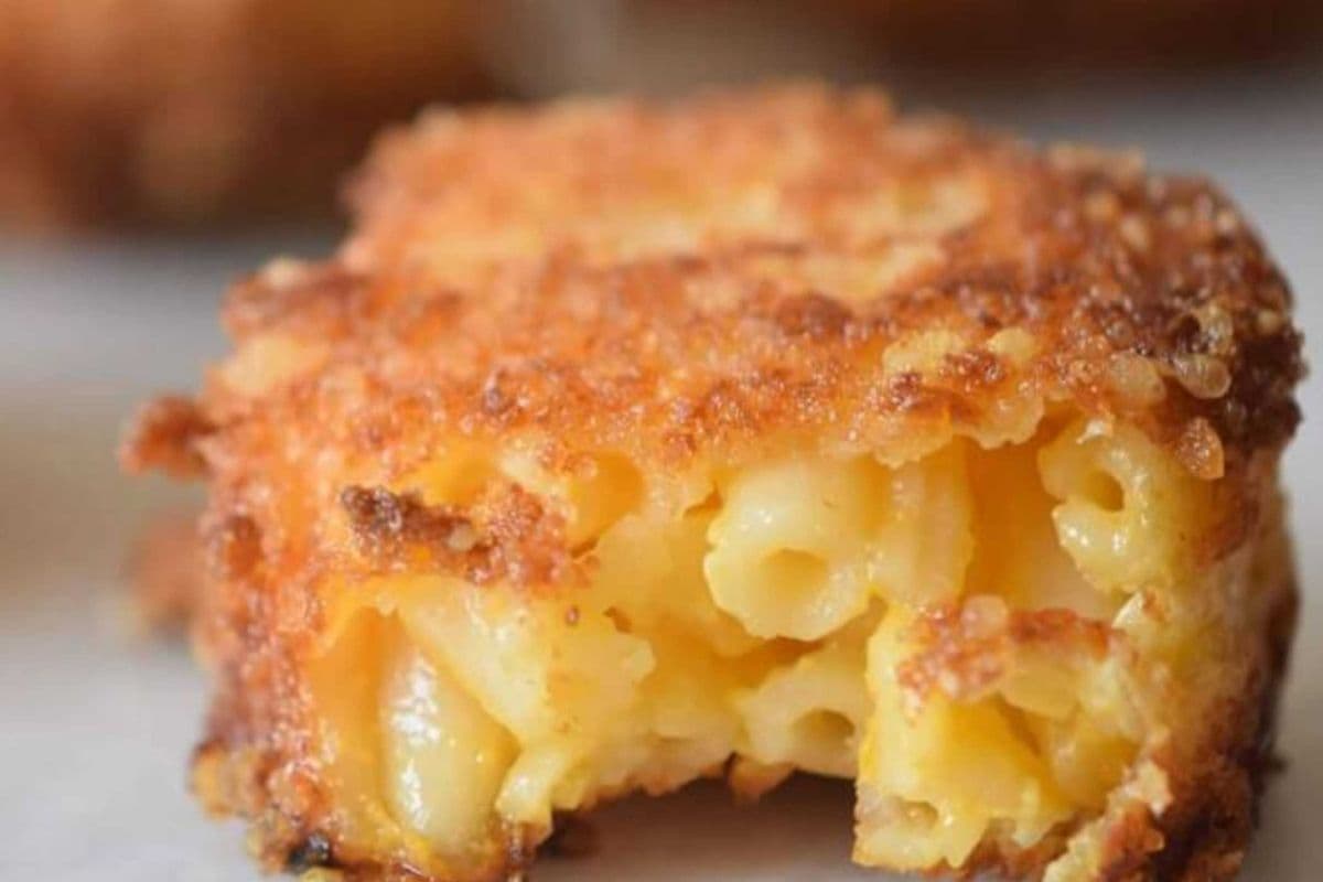 Mac and Cheese Bites (8 pcs)
