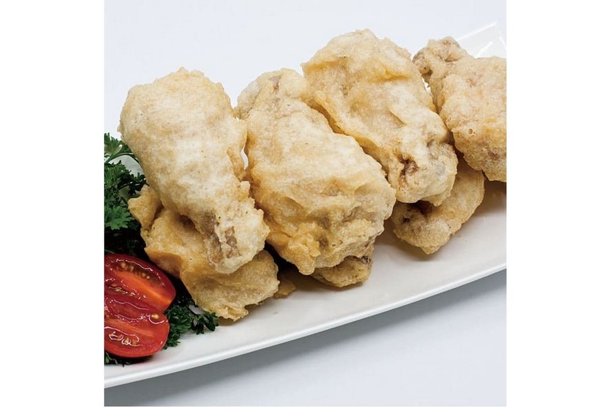 2. Deep-Fried Chicken Wings (8 pcs) 炸鸡翅