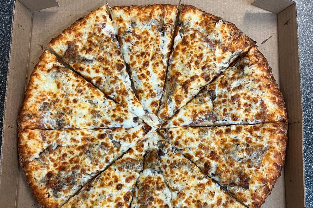 16" Maple Pizza