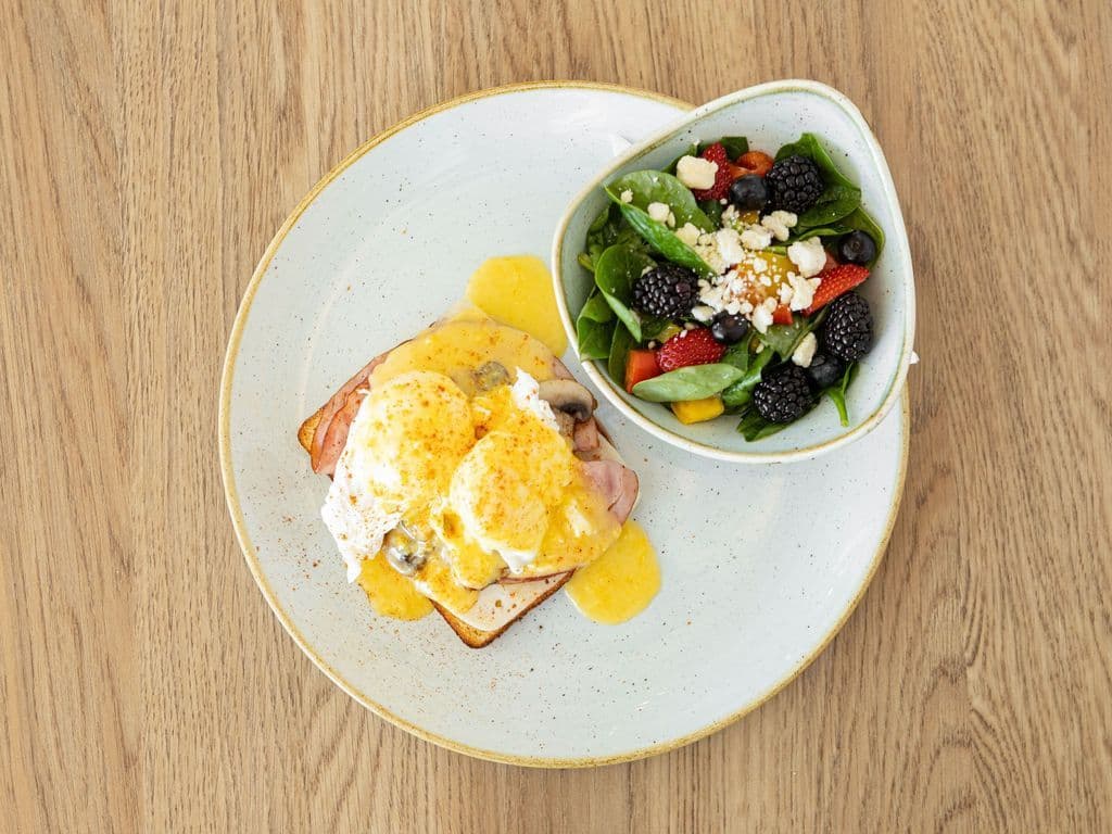 Classic Benedict (Ham & Mushroom)