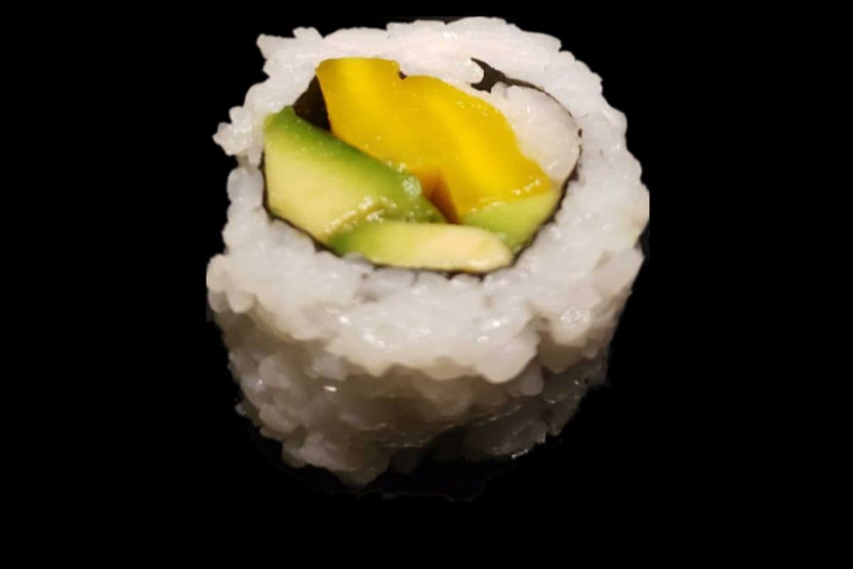 Mango Avo Roll (8 pcs)