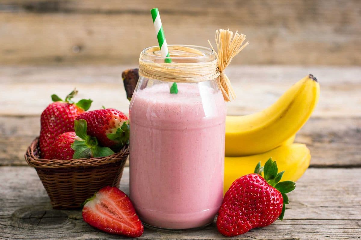 Real Strawberry Banana Smoothie (16oz) (450 Cal)