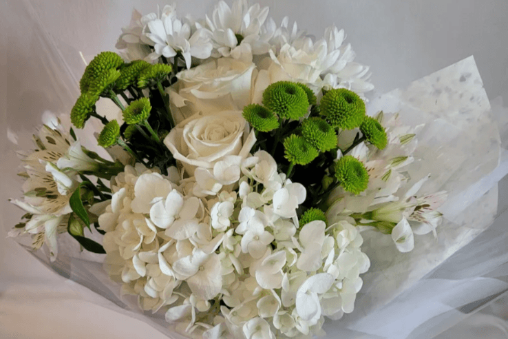 Designer's Choice Cut flowers Bouquet