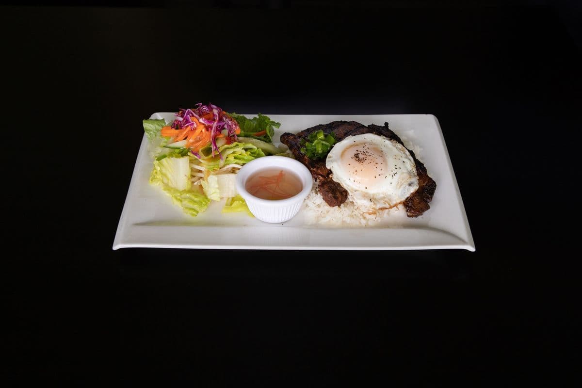 C05. Pork Chop with Fried Egg - Com Heo Nuong Voi Trung