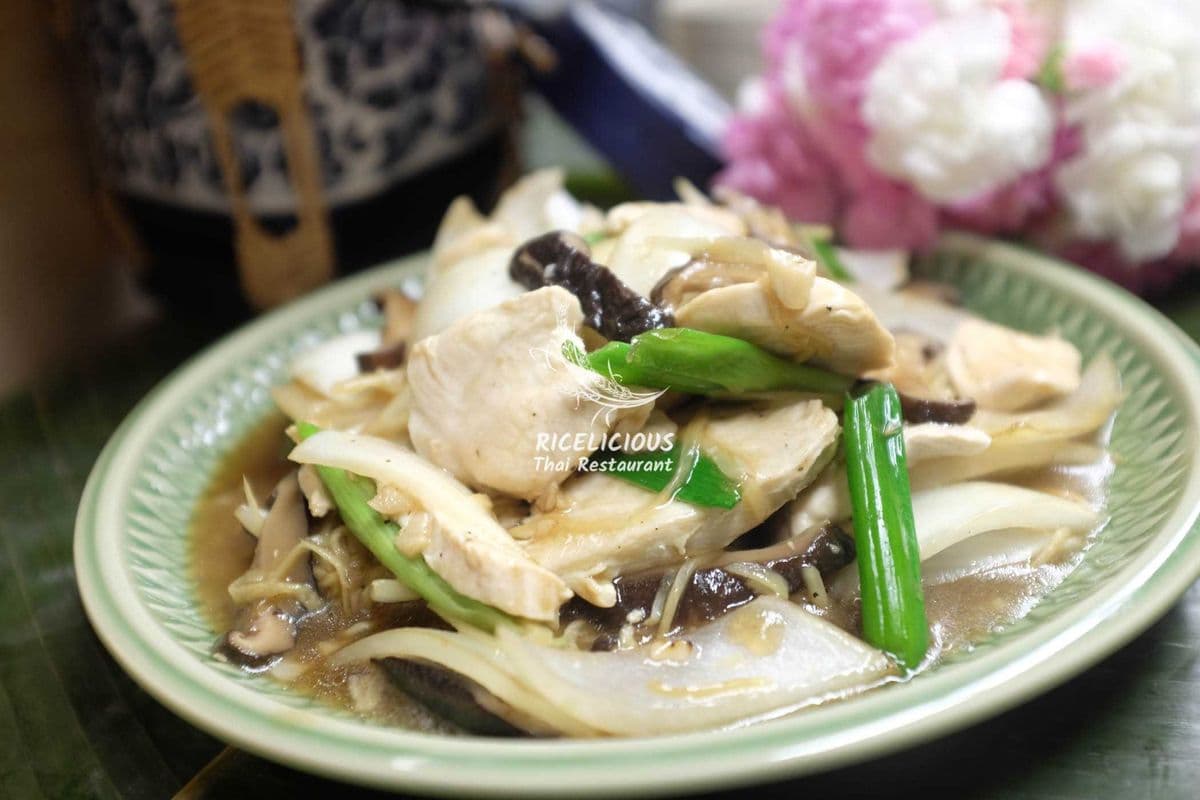 W4. Ginger Sauce (Pad Khing)