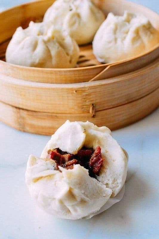 D1. Char Siu Bao(Steamed BBQ pork bun) 蜜汁叉烧包 / D1. Char Siu Bao(Bao de porc BBQ à la vapeur)
