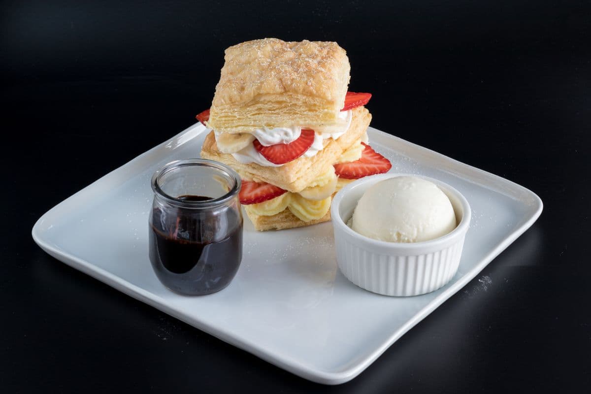 Strawberry and Banana Mille-Feuille 可可草莓香蕉拿破崙