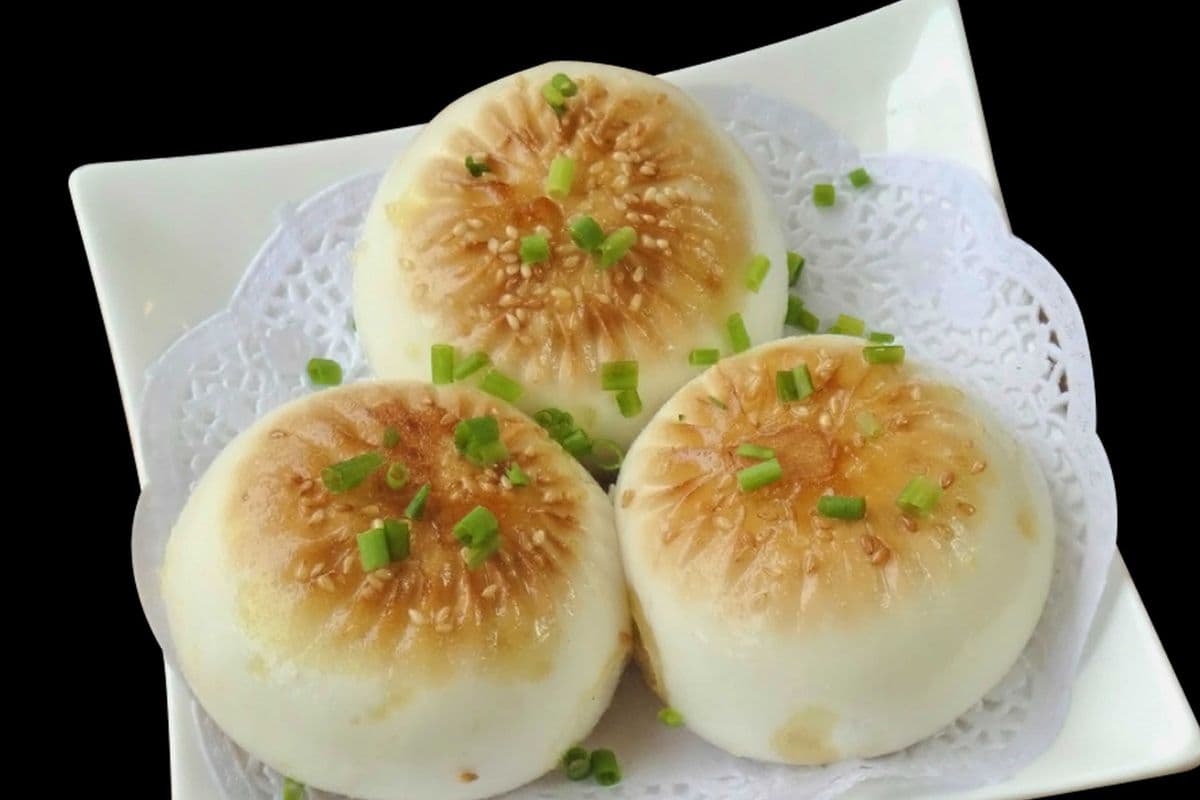 221. P/F Beef Bun with Black Pepper Sauce/ 3pcs (黑椒牛柳粒生煎飽)