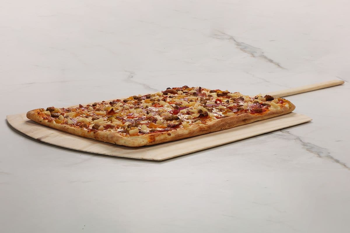 21'' x 15'' Party Hot Hawaiian Gourmet Pizza (24 Slices)