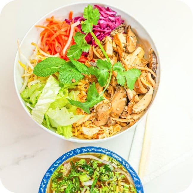 M5. Pho mixte végétarien avec tofu et champignons