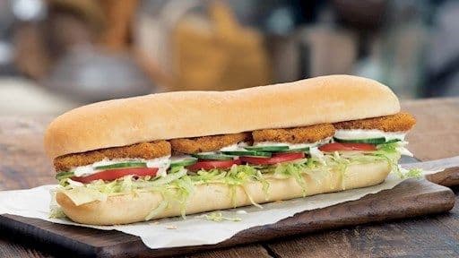 Small Spicy Breaded Chicken Sub / Petit sandwich au poulet pané épicé