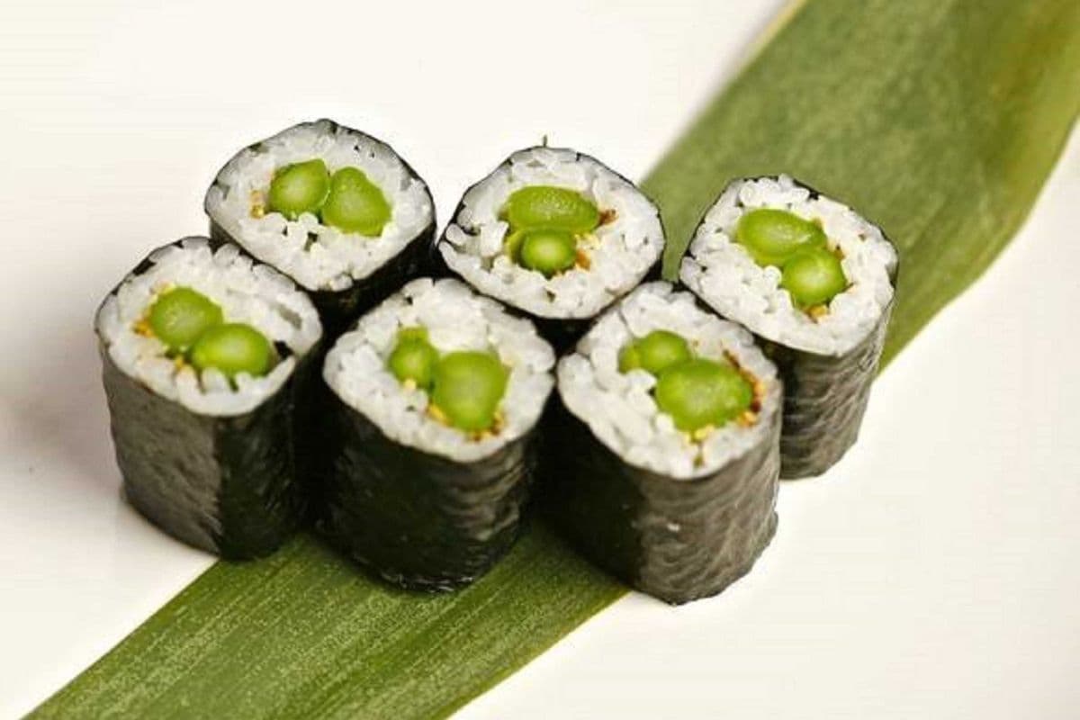 Asparagus Roll (6 pcs)