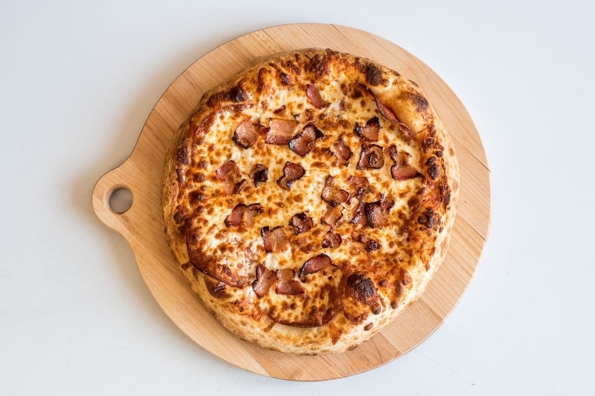 Une pizza québécoise 14" / One Quebec Pizza 14"