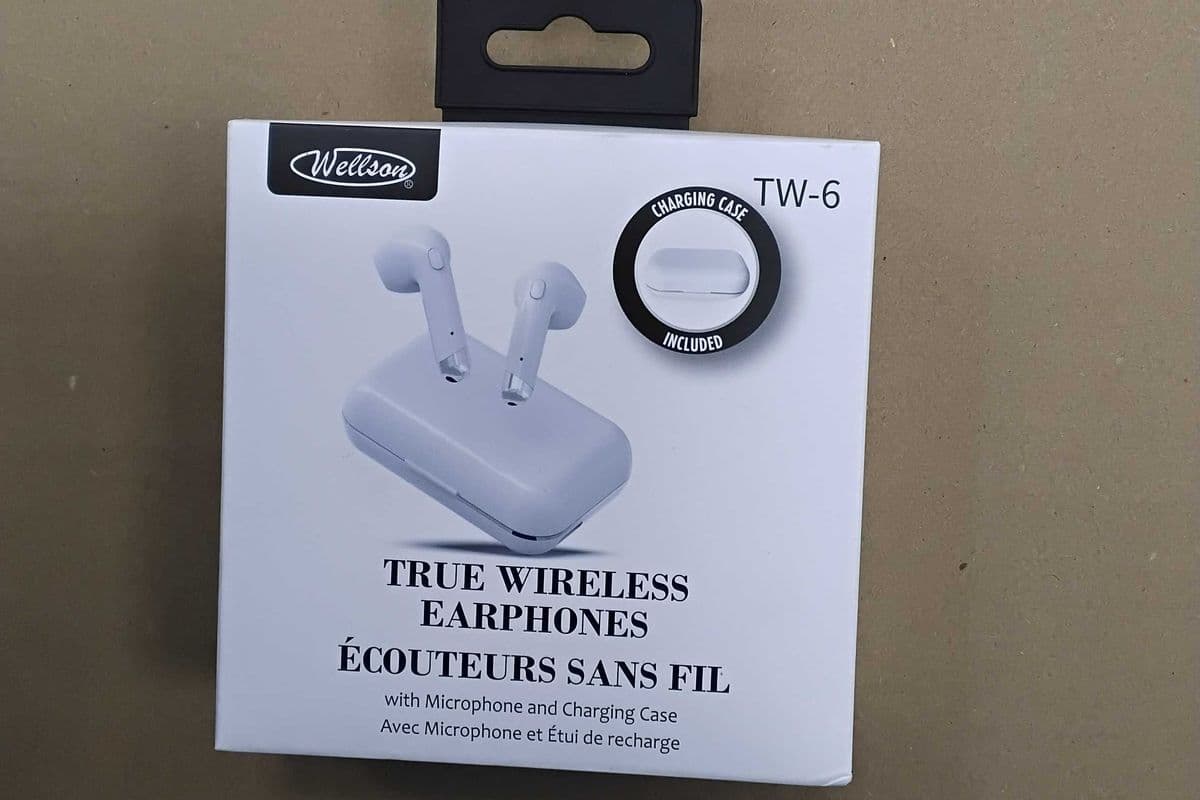 True Wireless Earphones.