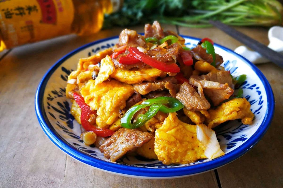 7. Stir Fried Pork with Pepper and Eggs (农家一碗香)
