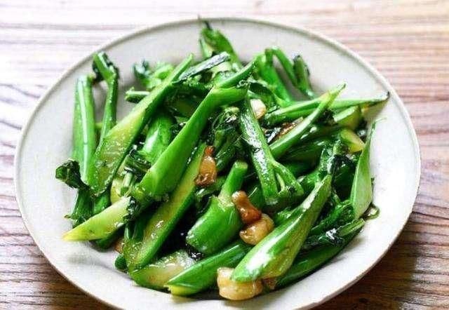 SauteedGaiLanWithGarlic 蒜茸炒芥蘭 例