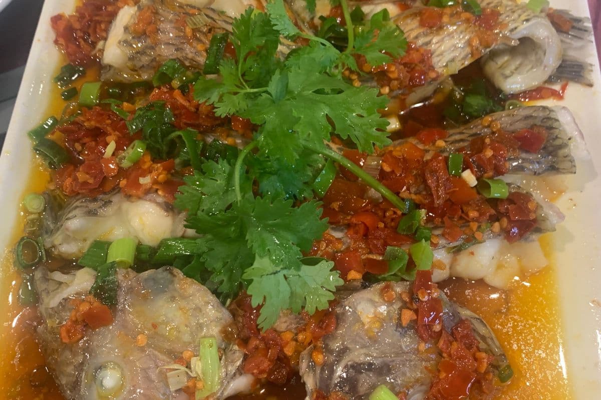 30. Steamed Tilapia Fish with Hot Peppers 剁椒立鱼