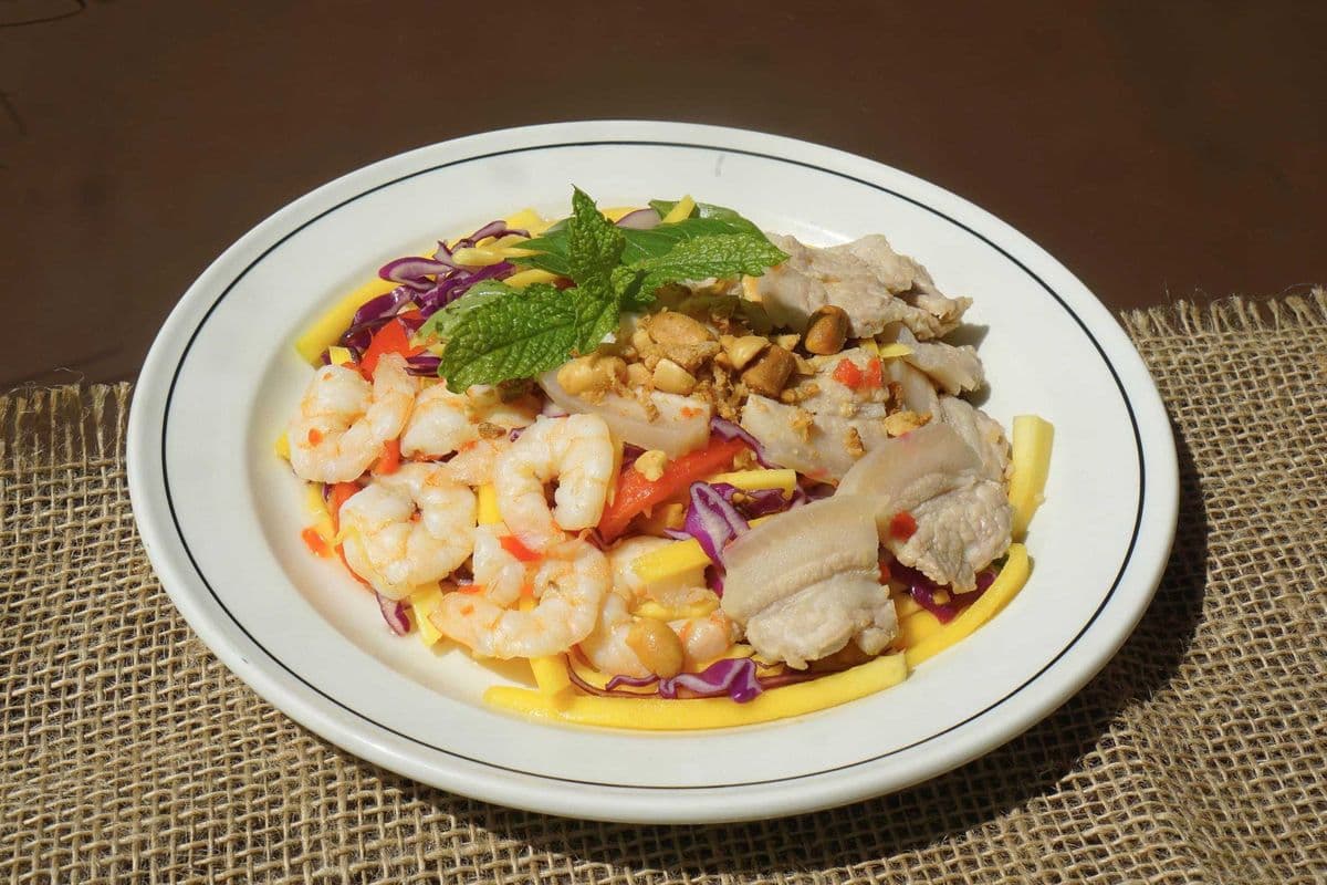 A13. Mango Shrimp and Pork Salad / Gỏi Xoài Tôm Thịt