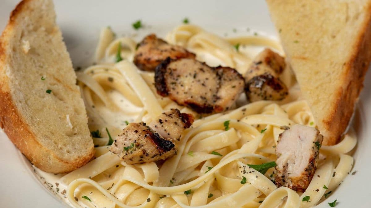 Futtuccini Alfredo