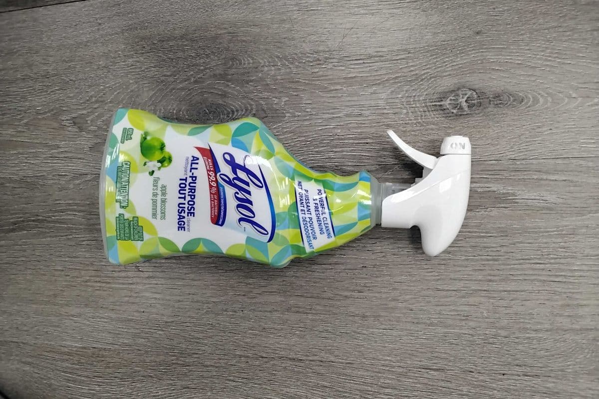 Lysol all-purpose cleaner apple blossoms (650ml)